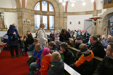 Krippenandacht mit Segnung der Kinder (Foto: Karl-Franz Thiede)